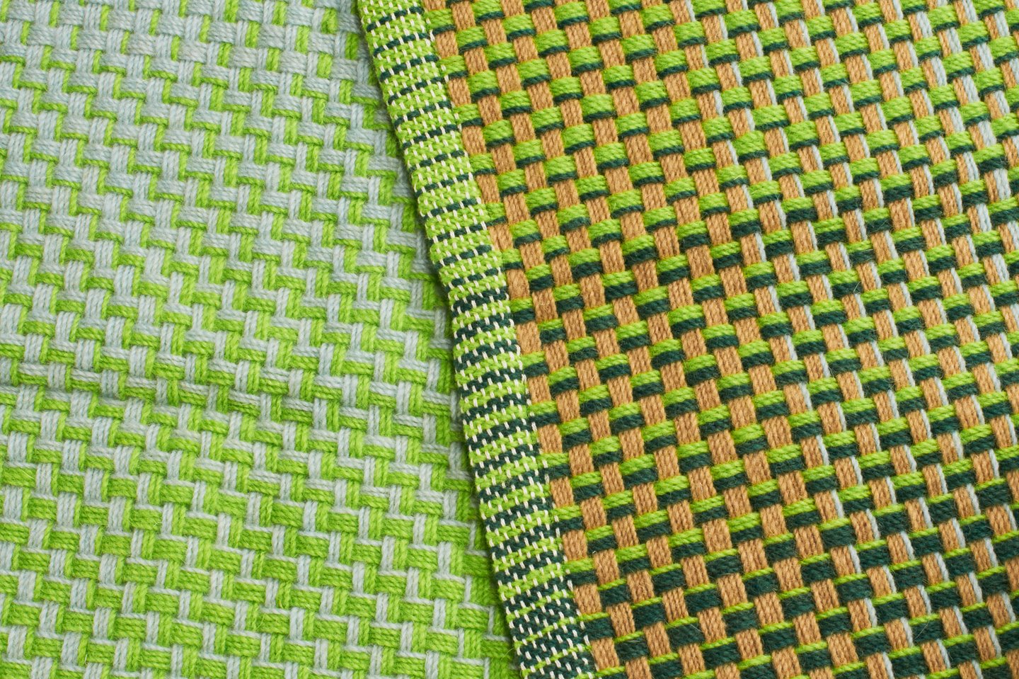 GRADIENT GREEN WOOL - THROW-4